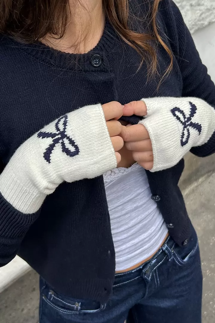Bow gloves^Subdued Cheap