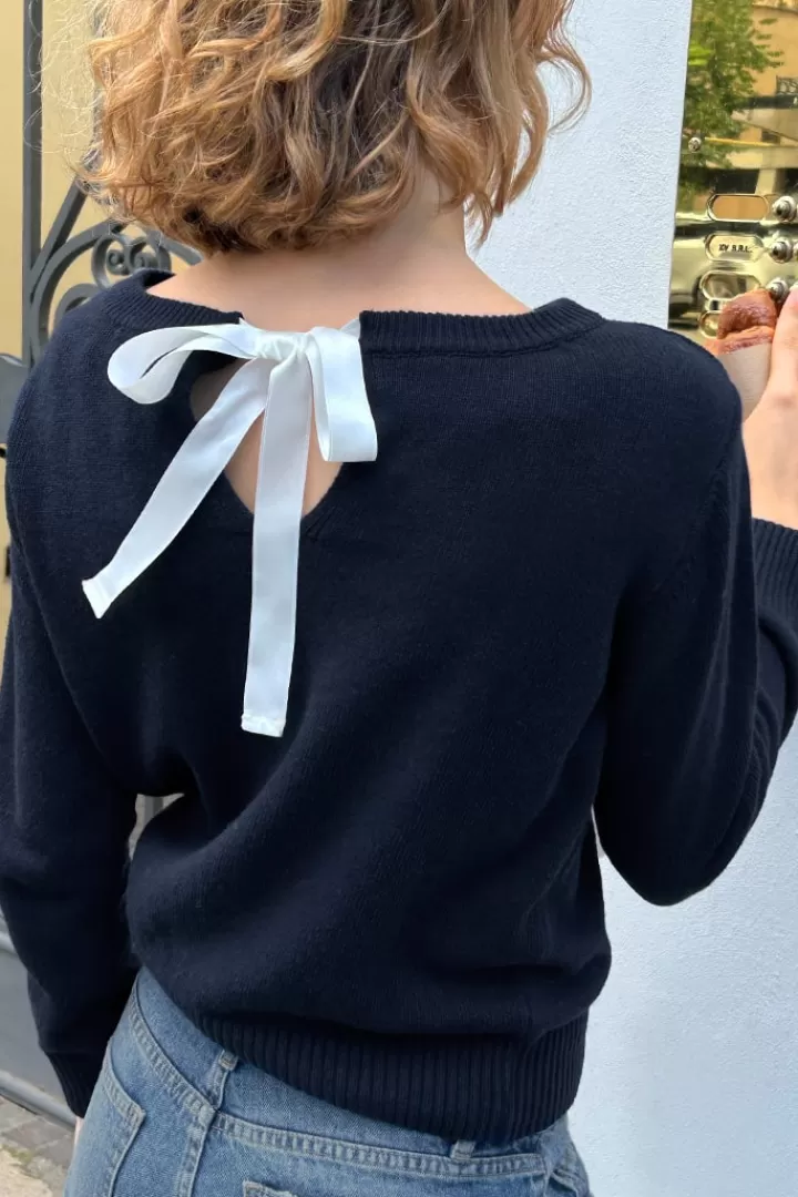 Bow sweater^Subdued Flash Sale