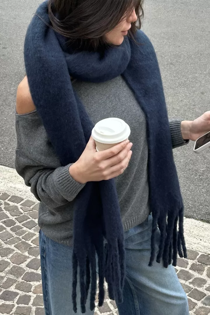 Oversized scarf^Subdued Best