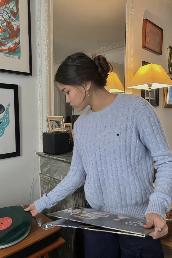 Star sweater^Subdued Hot